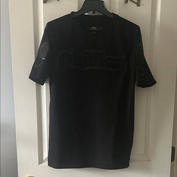 Men's Black Short Sleeve Tee - Picture 1 of 6
